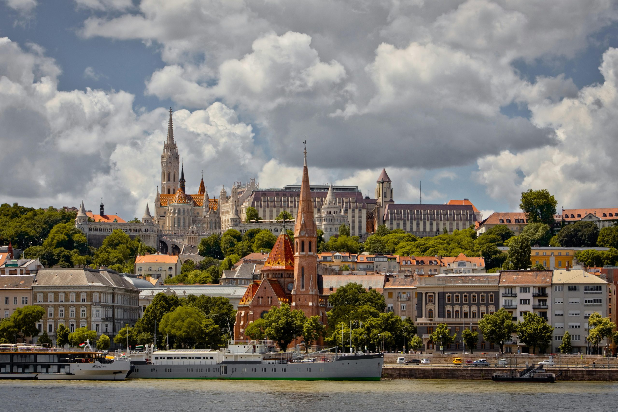 30 Perc: Egyedi Perspektíva Budapest Szívére Riksával! 30 Perc: Egyedi Perspektíva Budapest Szívére Riksával!