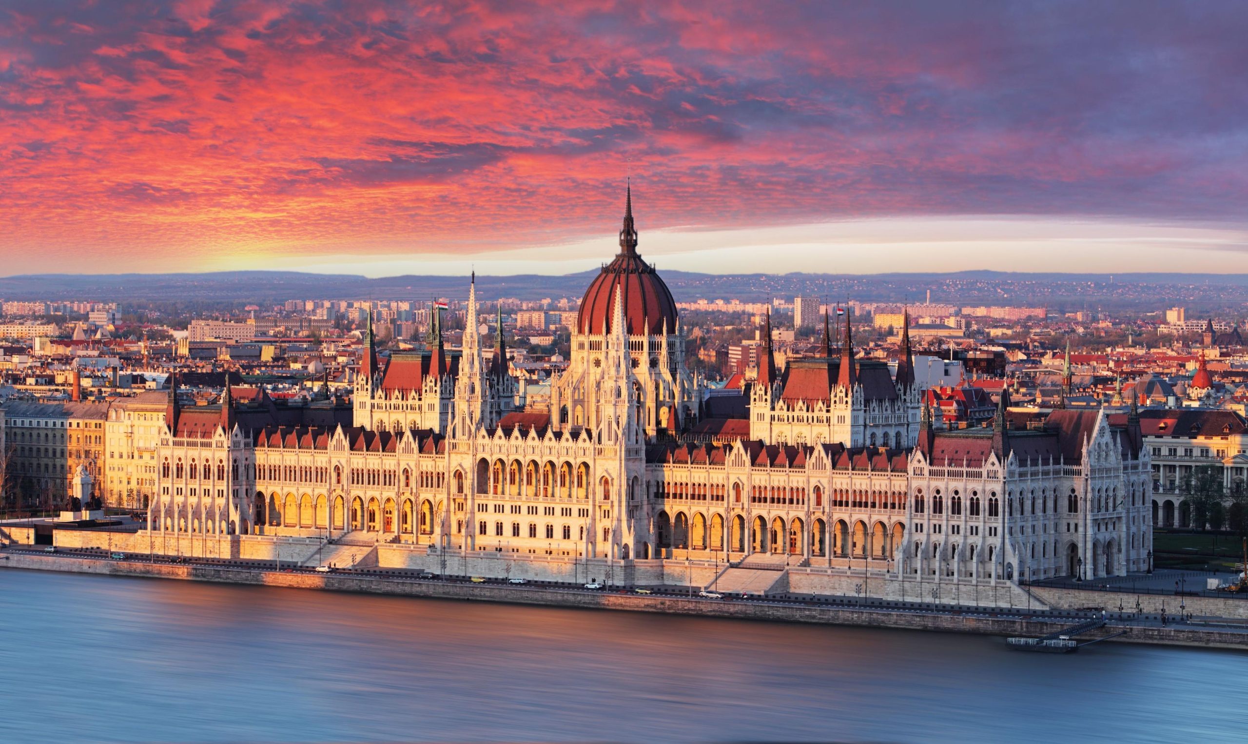 30 Perc: Egyedi Perspektíva Budapest Szívére Riksával! 30 Perc: Egyedi Perspektíva Budapest Szívére Riksával!